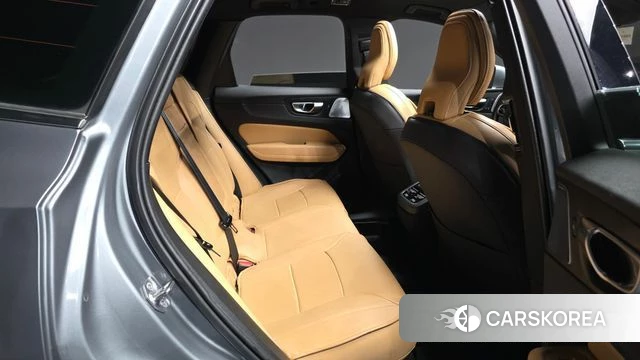 Volvo XC60 second Generation 2021 Серый из Кореи, фото 3
