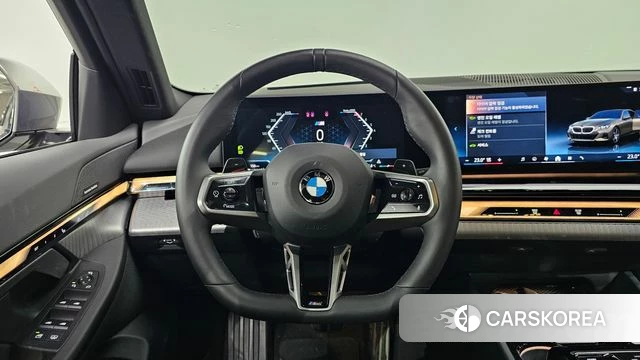 BMW 5 Series (G60) 2025 Серый из Кореи, фото 3