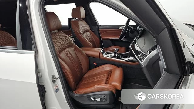 BMW X7 (G07) 2021 Белый из Кореи, фото 3