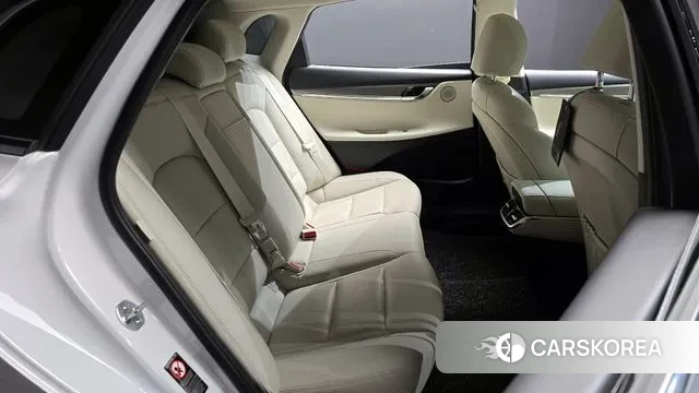 Hyundai The New Grandeur IG Hybrid 2021 Белый из Кореи, фото 3