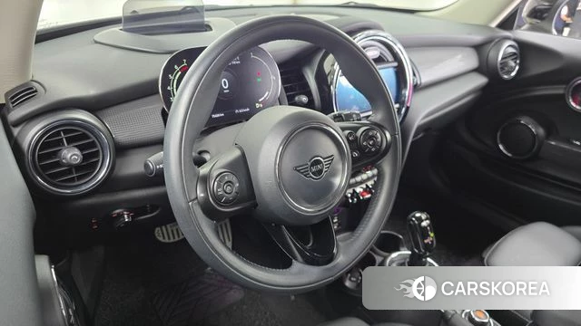 Mini Cooper 2021 Жемчужный цвет из Кореи, фото 3