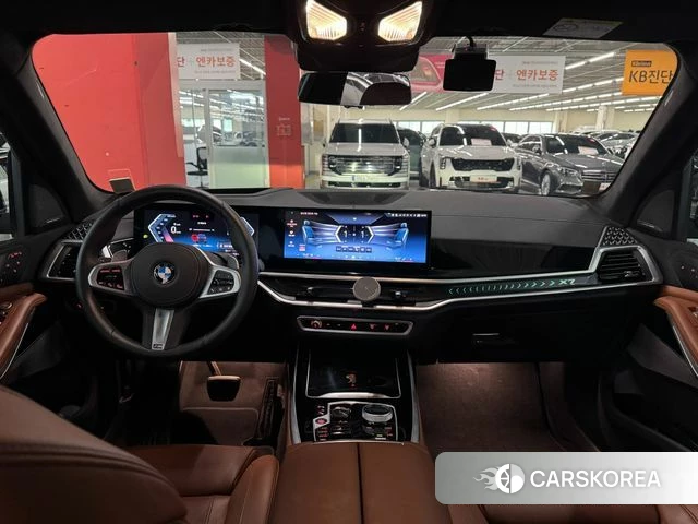 BMW X7 (G07) 2024 Черный из Кореи, фото 3