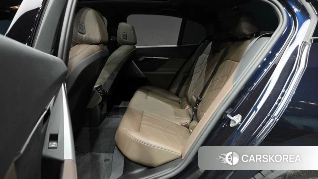 BMW 5 Series (G60) 2024 Синий из Кореи, фото 3