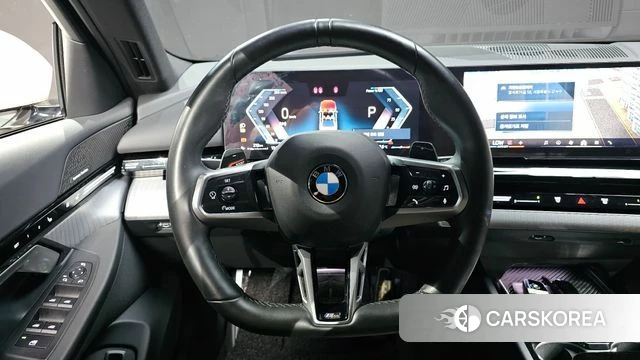 BMW 5 Series (G60) 2024 Белый из Кореи, фото 3