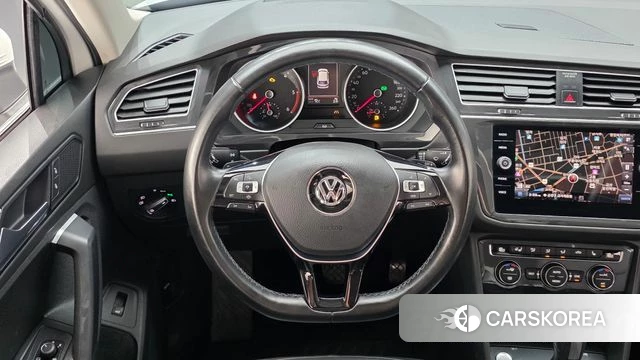 Volkswagen Tiguan second Generation 2019 Белый из Кореи, фото 3
