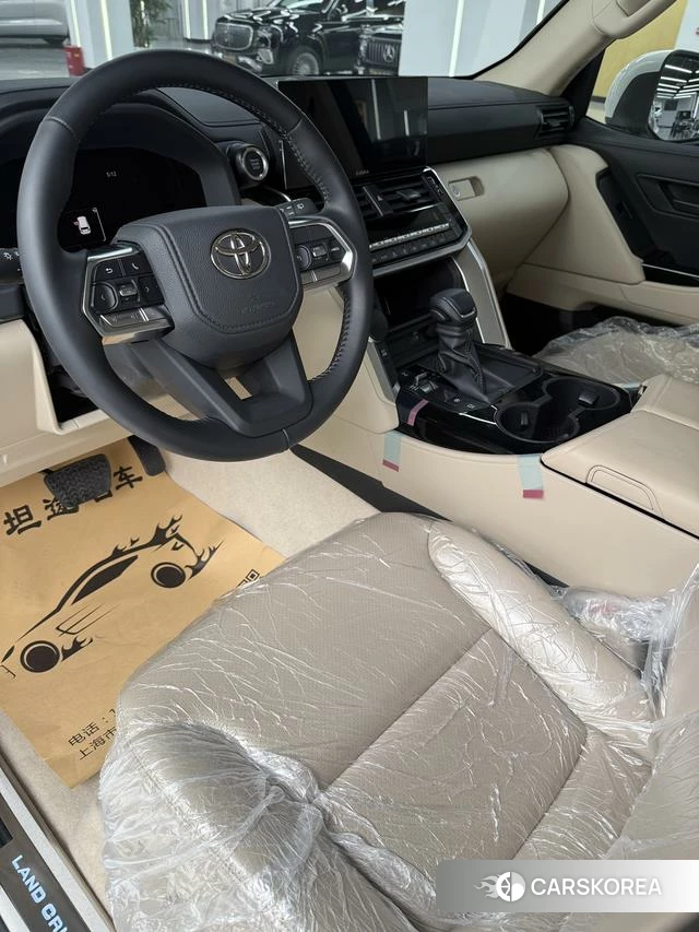 Toyota Land Cruiser (imported) 2025 Белый из Китая, фото 3