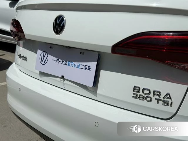Volkswagen Bora 2022 Белый из Китая, фото 3