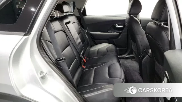 Kia Niro EV 2021 Серебряный из Кореи, фото 3