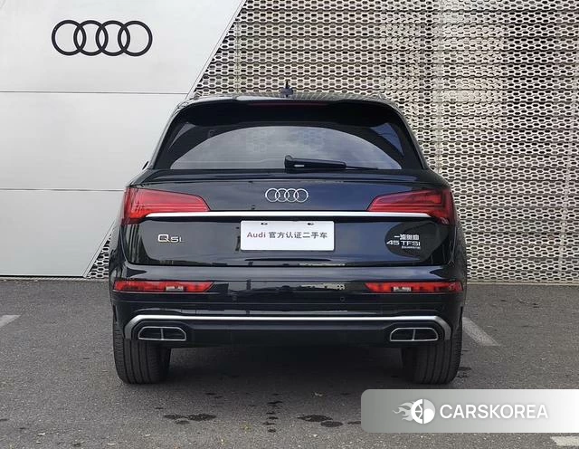 Audi Q5L 2021 Черный из Китая, фото 3