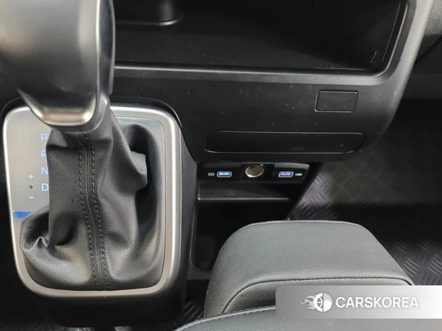 Hyundai Staria 2024 Черный из Кореи, фото 3