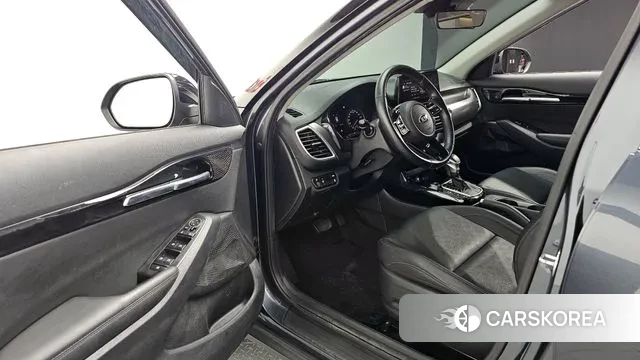 Kia Seltos 2021 Серый из Кореи, фото 3