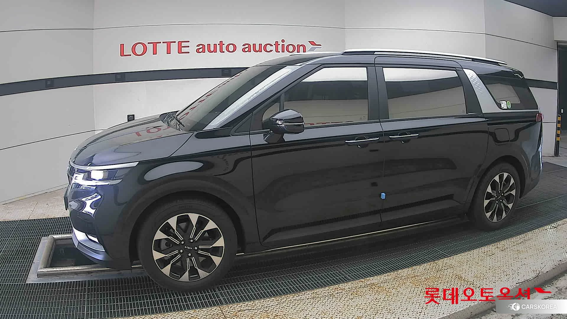 Kia Carnival 2023 Aurora Black Pearl из Кореи, фото 3
