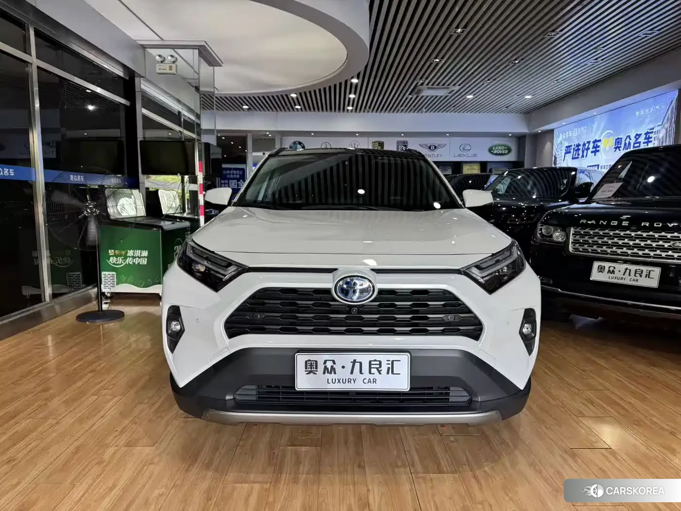 Toyota RAV4 2023 Белый из Китая, фото 3
