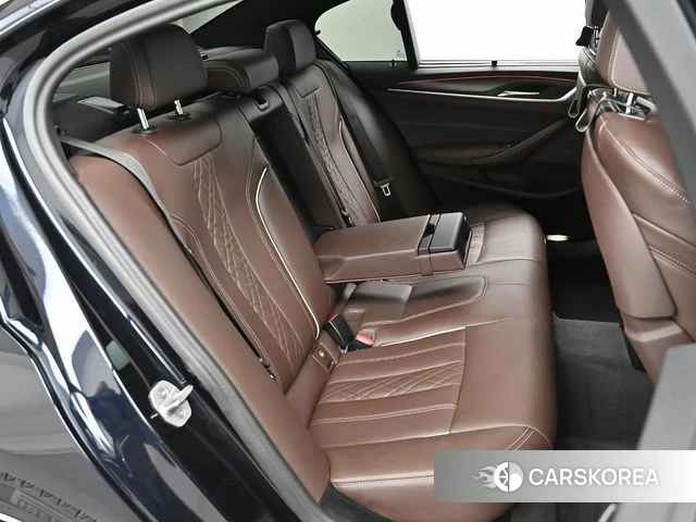 BMW 5 Series (G30) 2023 Черный из Кореи, фото 3