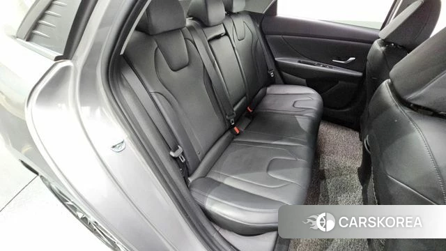 Hyundai Avante (CN7) 2021 Серебристо-серый из Кореи, фото 3