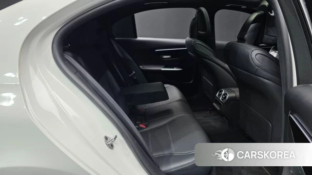 Mercedes-Benz C-Class W206 2022 Белый из Кореи, фото 3