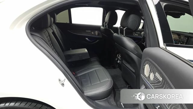 Mercedes-Benz E-Class W213 2023 Белый из Кореи, фото 3