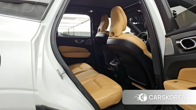 Volvo XC60 second Generation 2020 Белый из Кореи, фото 3