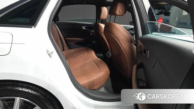 Audi A4 (B9) 2023 Белый из Кореи, фото 3