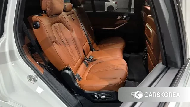 BMW X7 (G07) 2025 Белый из Кореи, фото 3