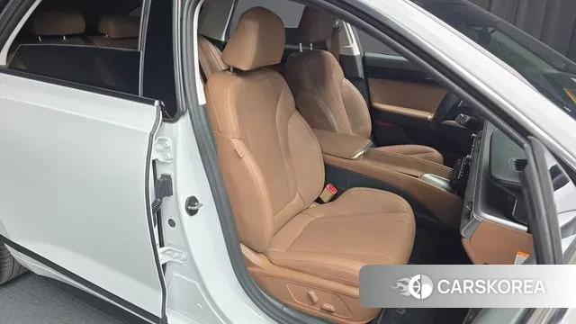 Hyundai Grandeur Hybrid (GN7) 2023 Белый из Кореи, фото 3