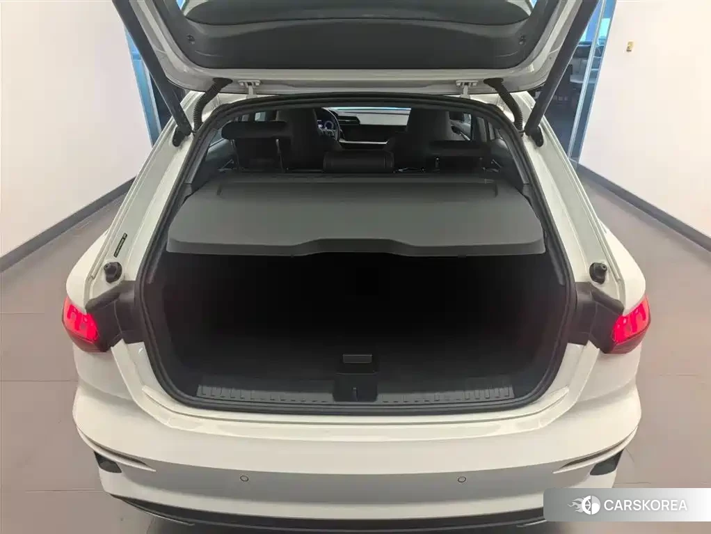 Audi A3 2024 Белый из Китая, фото 3