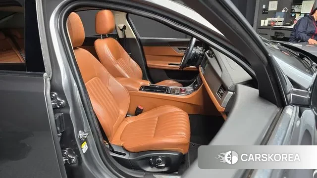 Jaguar XF (X260) 2019 Серый из Кореи, фото 3