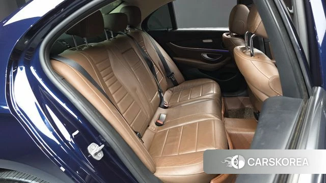 Mercedes-Benz E-Class W213 2018 Синий из Кореи, фото 3