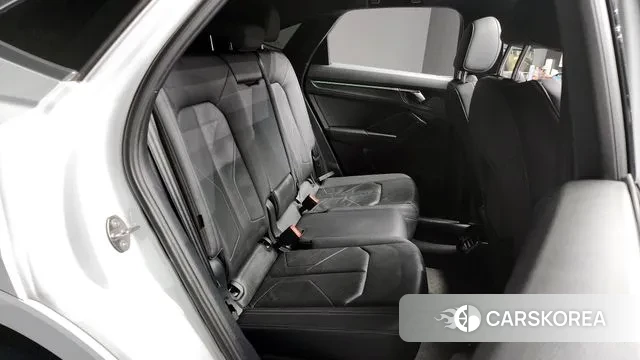 Audi Q3 (F3) 2020 Белый из Кореи, фото 3