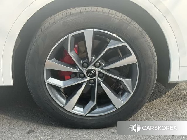 Audi Q5L 2023 Белый из Китая, фото 3