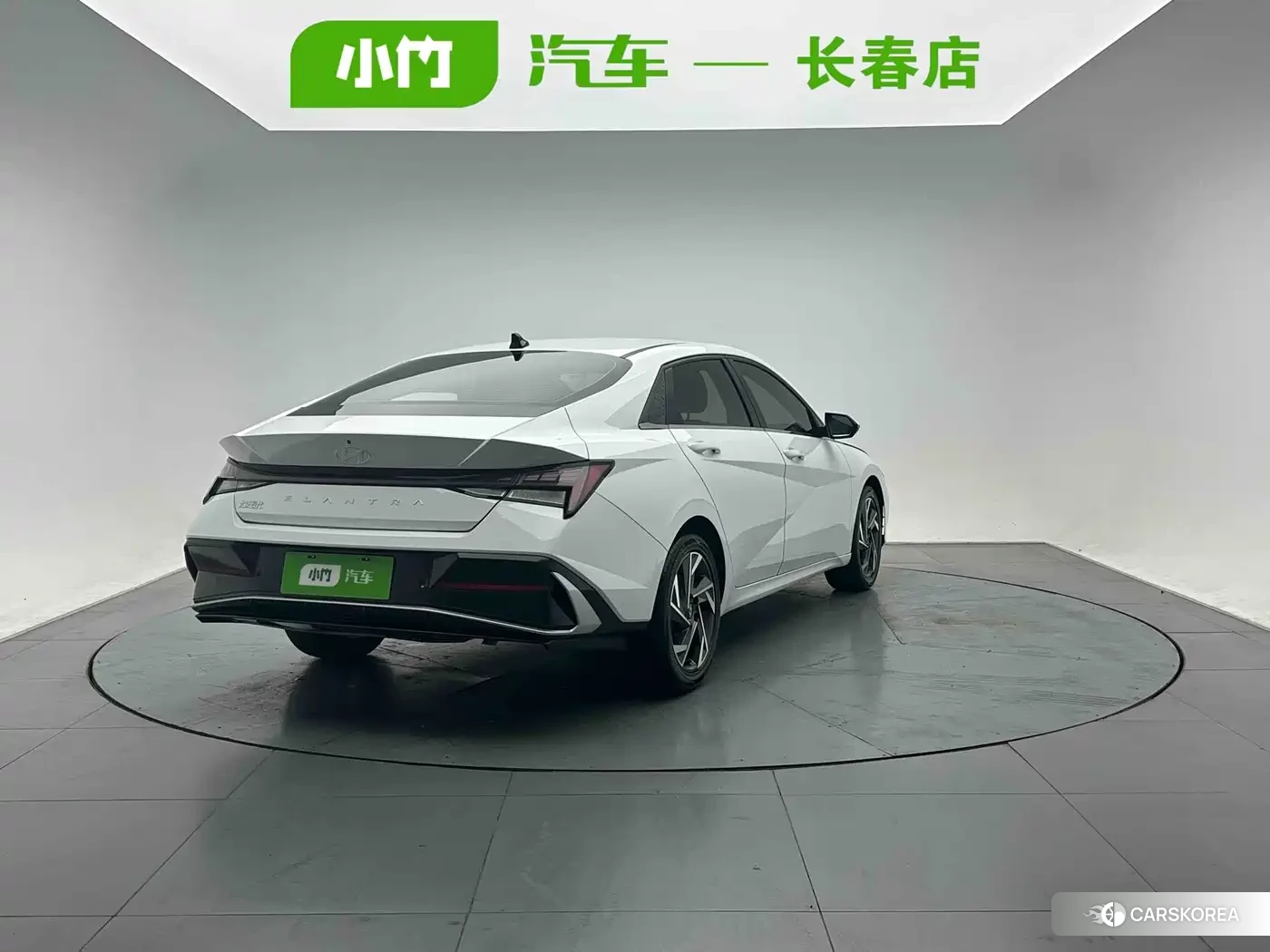 Hyundai Elantra 2023 Белый из Китая, фото 3