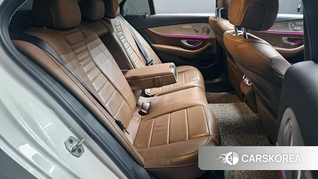 Mercedes-Benz E-Class W213 2018 Белый из Кореи, фото 3