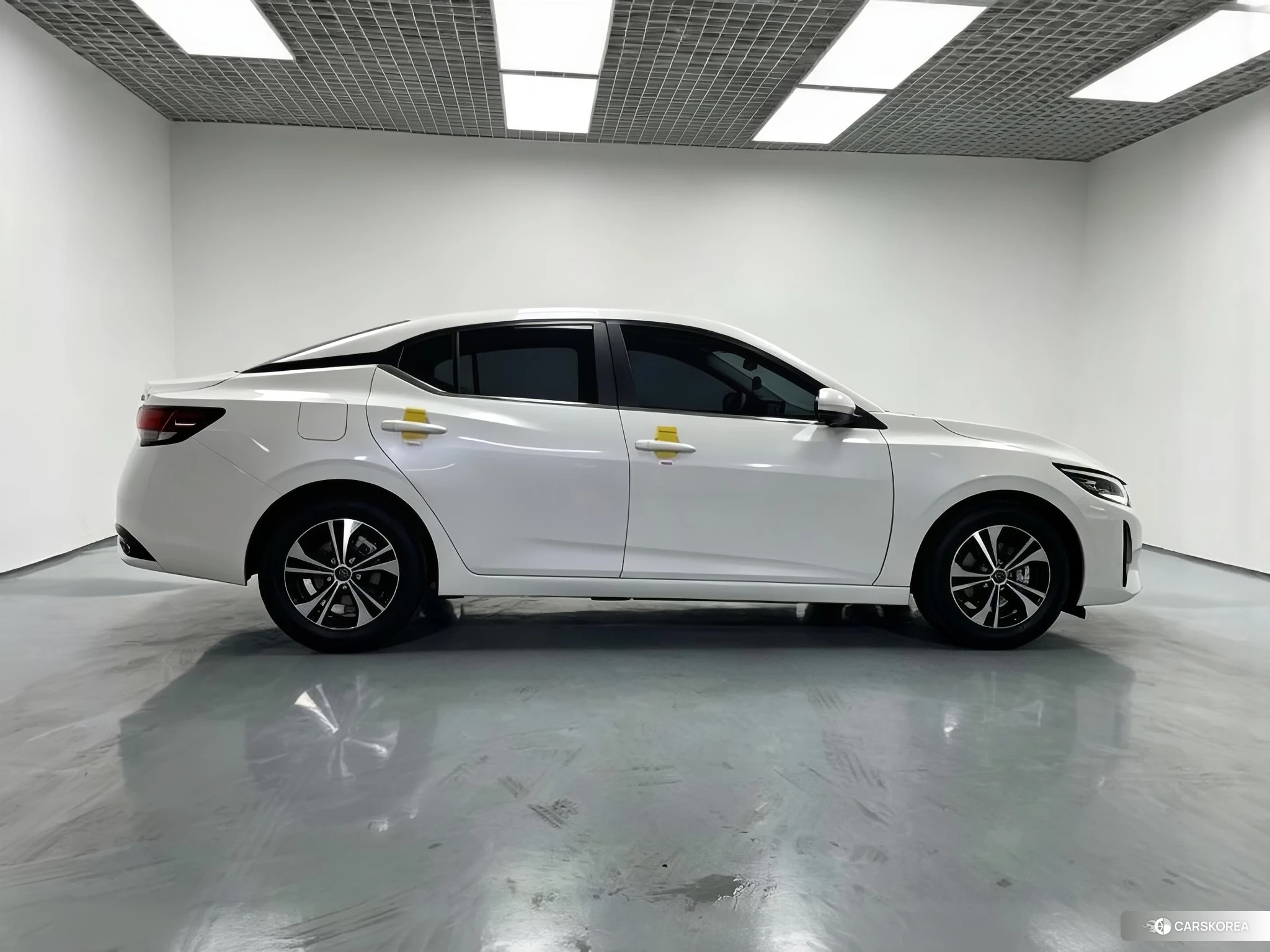 Nissan Xuan Yi 2024 Белый из Китая, фото 3