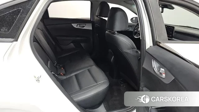 Kia The New K3 2nd generation 2021 Белый из Кореи, фото 3