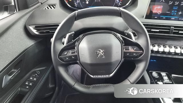 Peugeot 5008 second generation 2024 Белый из Кореи, фото 3