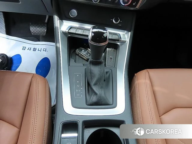 Audi Q3 (F3) 2020 Белый из Кореи, фото 3