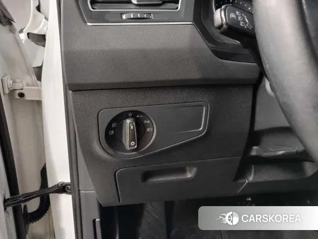 Volkswagen Tiguan second Generation 2018 Белый из Кореи, фото 3