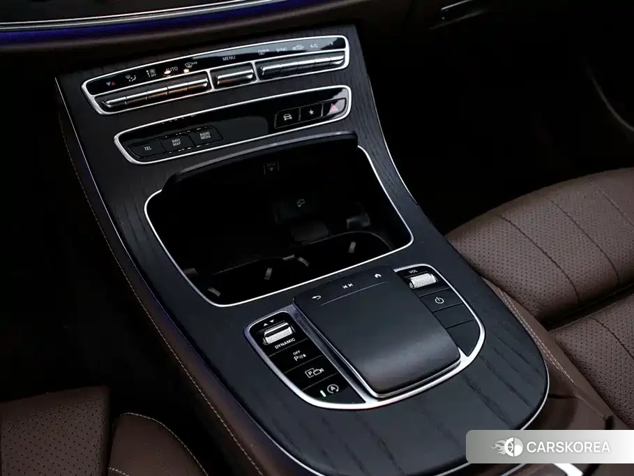 Mercedes-Benz E-Class 2022 Черный из Китая, фото 3