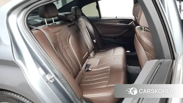 BMW 5 Series (G30) 2018 Серый из Кореи, фото 3