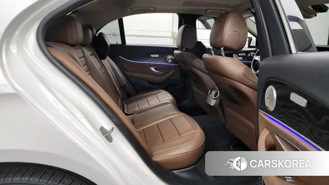 Mercedes-Benz E-Class W213 2018 Белый из Кореи, фото 3