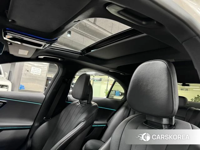 Mercedes-Benz E-Class W214 2025 Белый из Кореи, фото 3