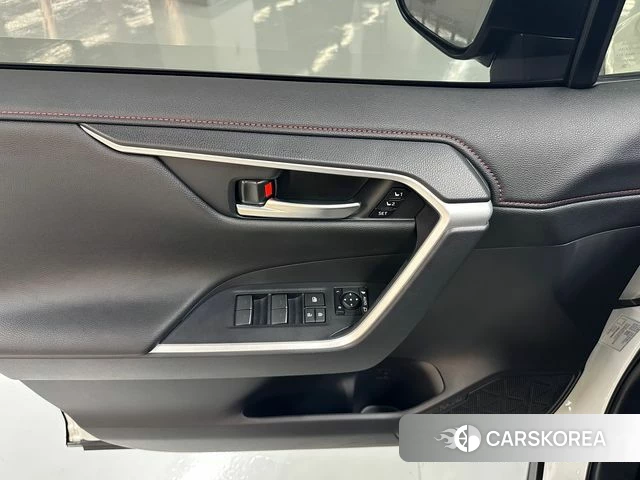 Toyota RAV4 5th Generation 2025 Белый из Кореи, фото 3