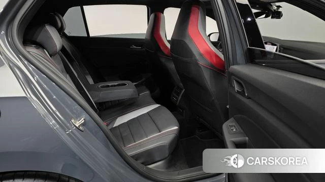 Volkswagen Golf 8th Generation 2023 Серый из Кореи, фото 3