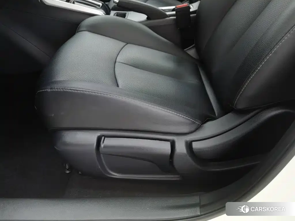 Nissan Sylphy 2023 Белый из Китая, фото 3