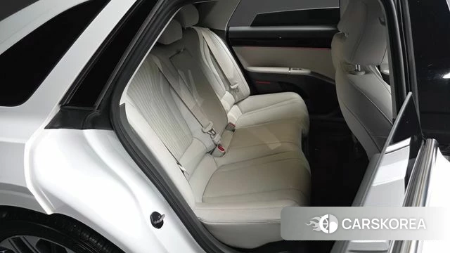 Hyundai Grandeur Hybrid (GN7) 2023 Белый из Кореи, фото 3