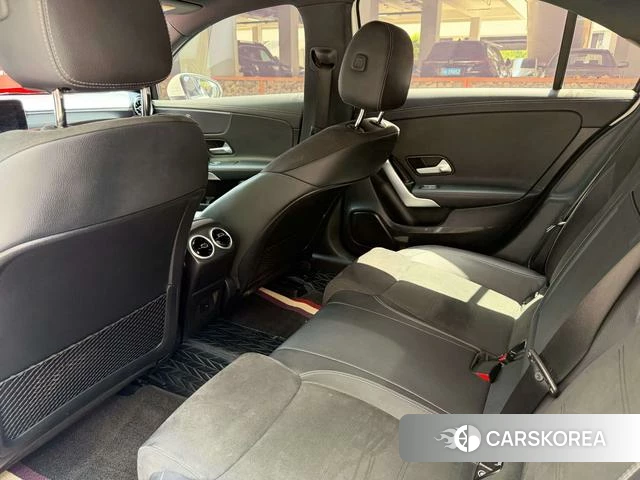 Mercedes-Benz Class A 2023 Белый из Китая, фото 3