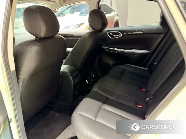 Nissan Xuan Yi 2023 Белый из Китая, фото 3
