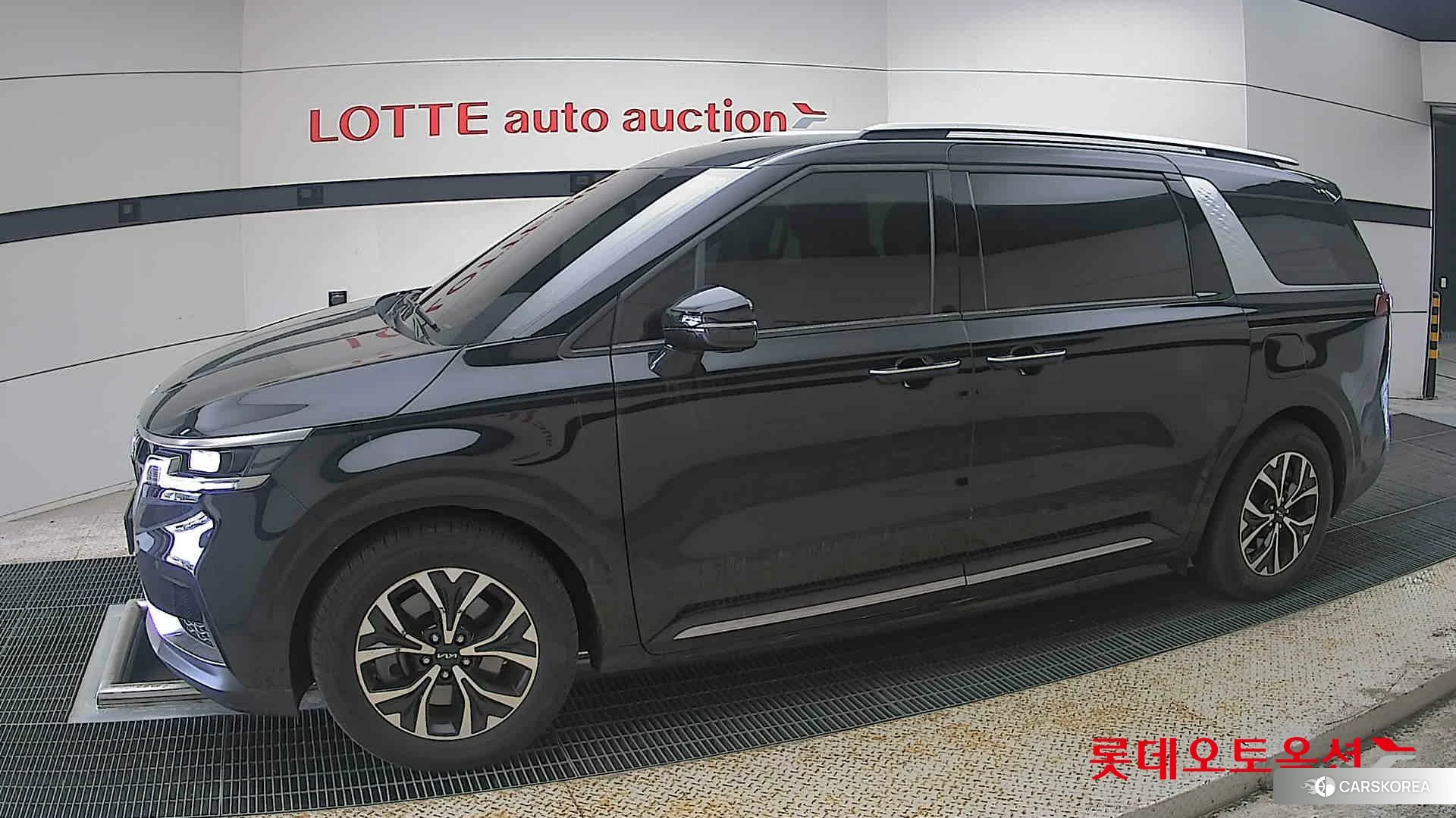 Kia Carnival 2023 Aurora Black Pearl из Кореи, фото 3