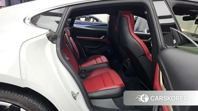 Porsche Taycan 2022 Белый из Кореи, фото 3