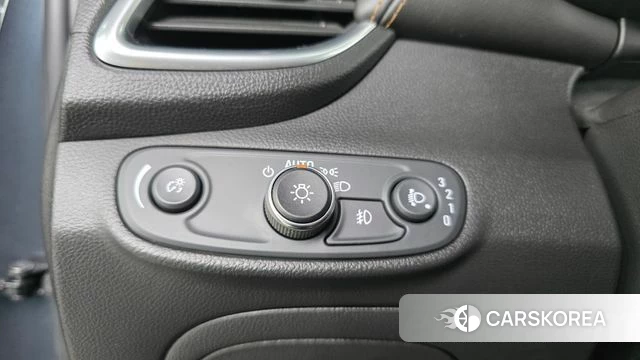 Chevrolet (GM Daewoo) The New Trax 2022 Серый из Кореи, фото 3